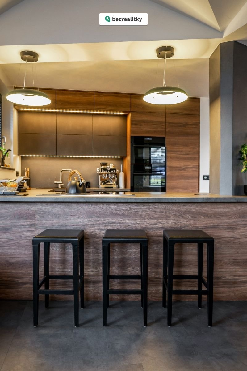 1775924842-aeqhzveadm-32