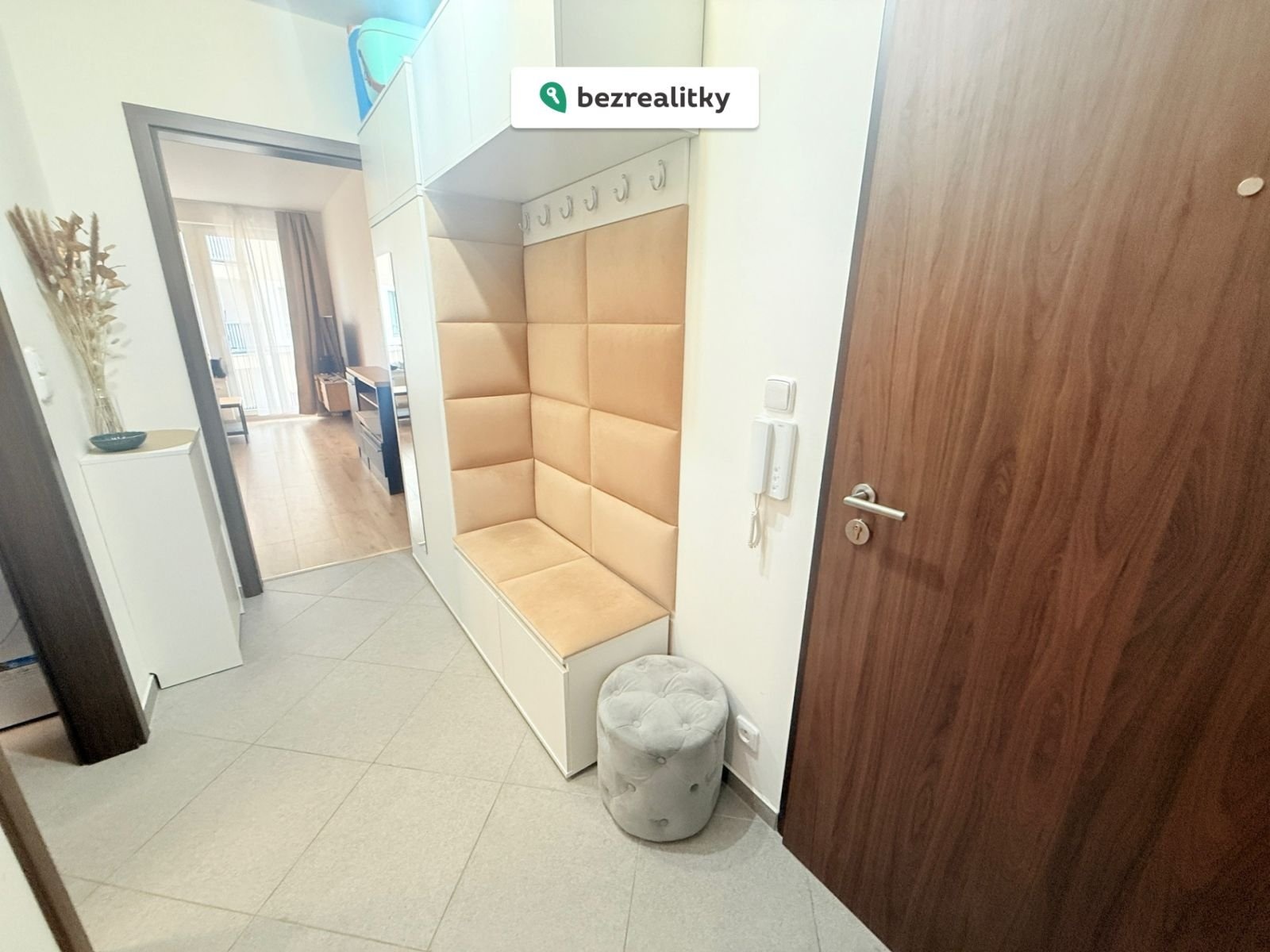 1772463576-nexlyxkrkn-img-5664