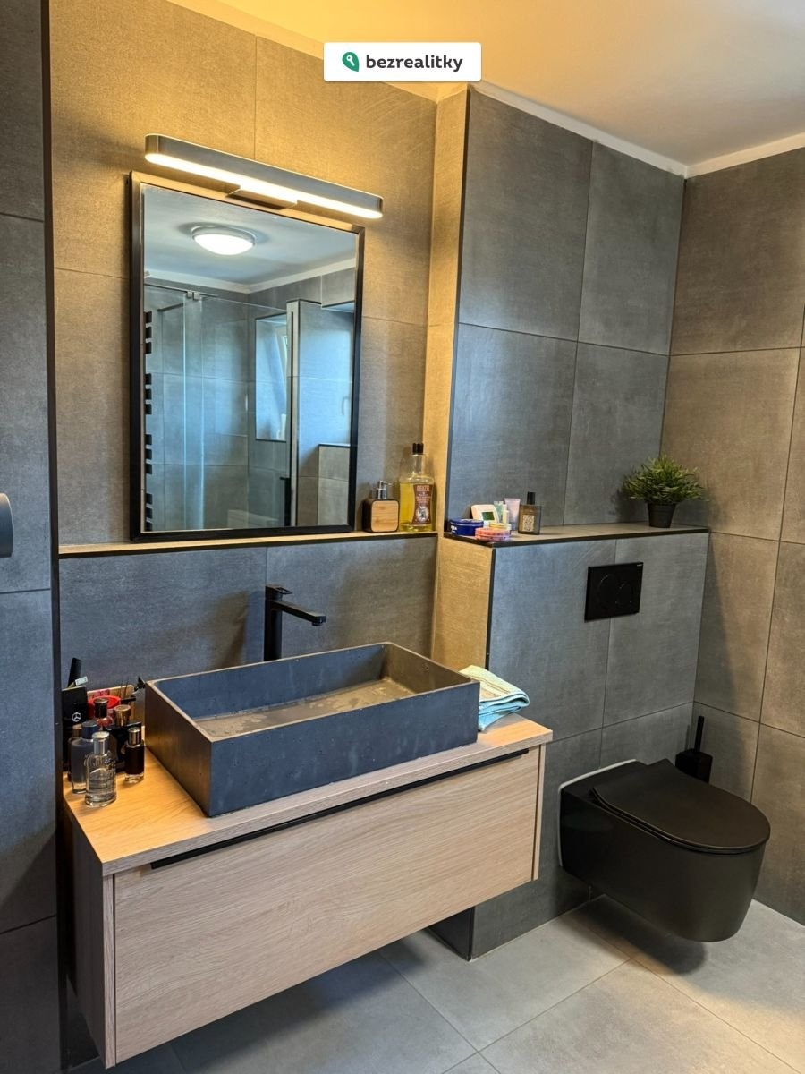 1762183440-wahnrprsqh-img-3086