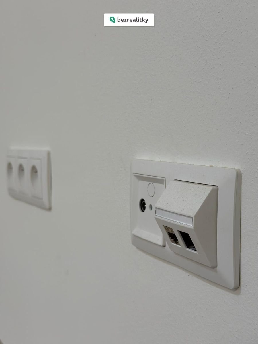 1771778922-ytyjeueaeo-img-20260204-wa0027