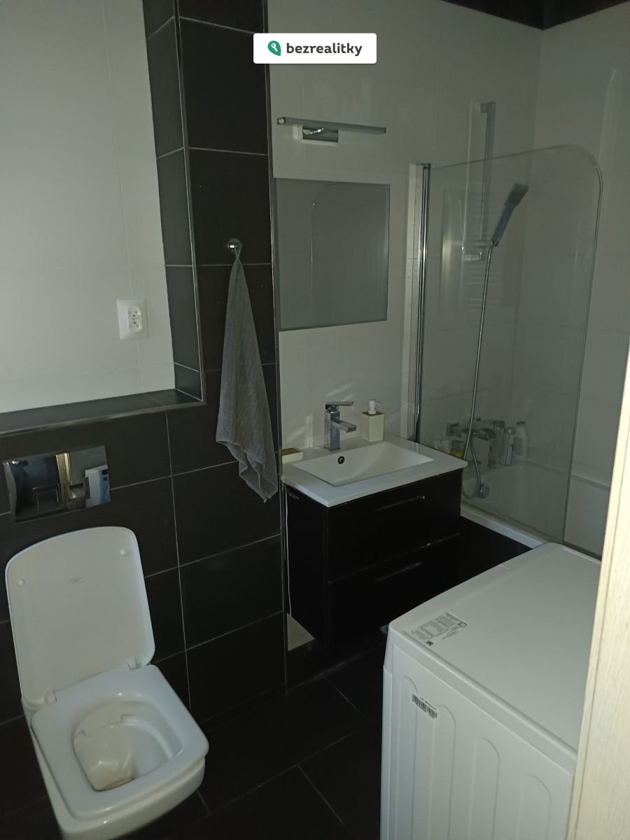 1764694406-vpidjijdei-img-20251202-153952