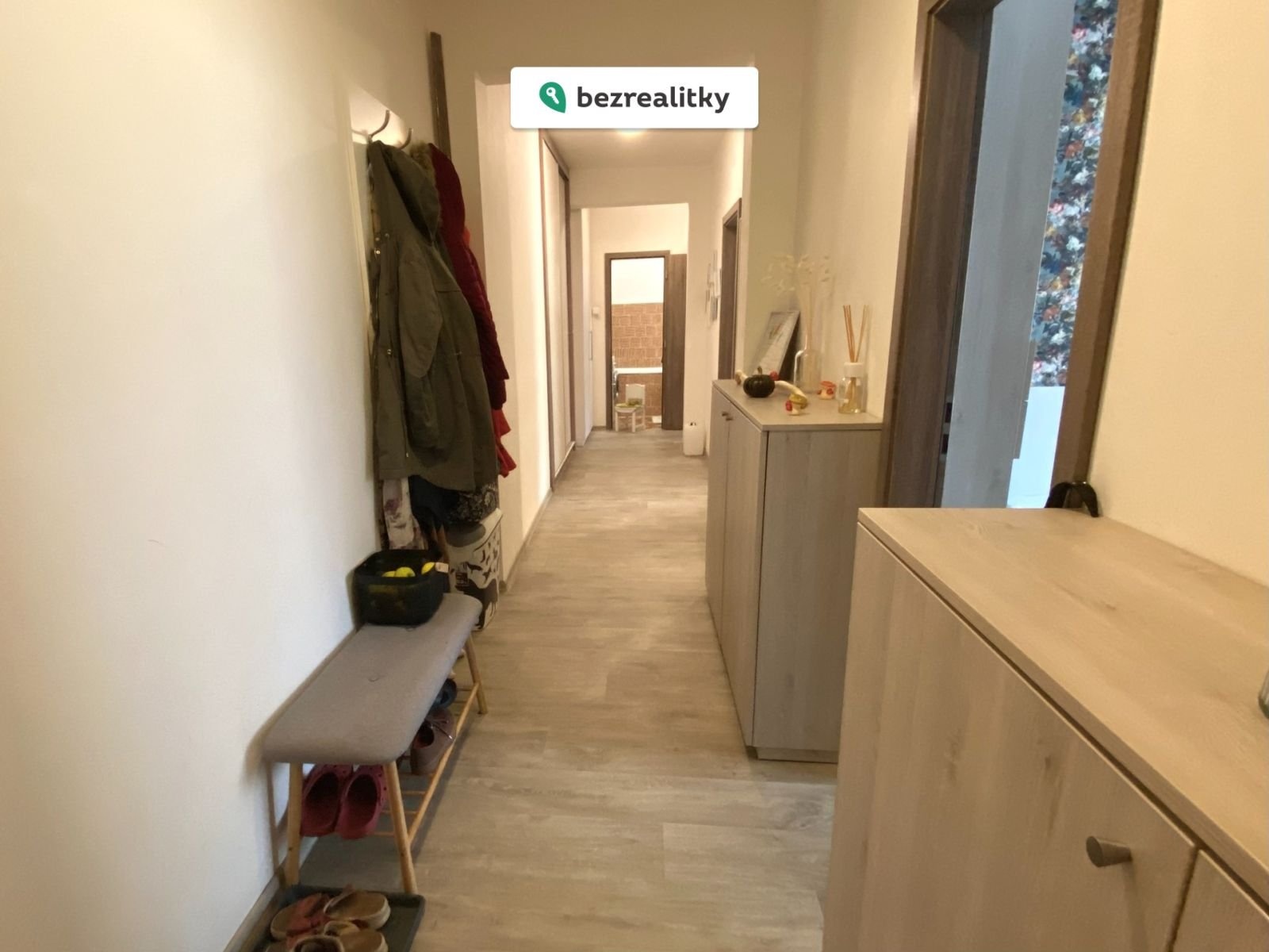 1761663266-wrfixlxynx-1000049284