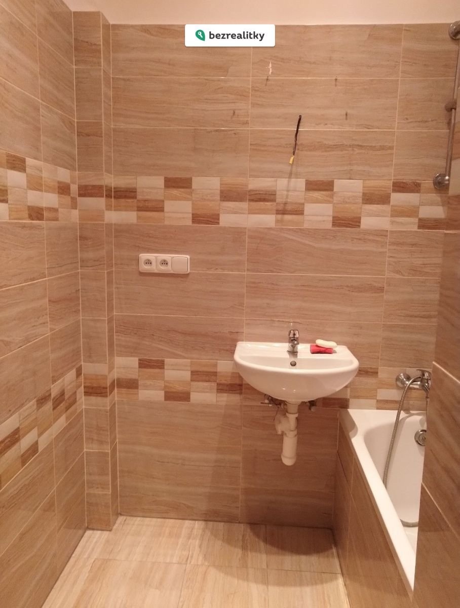 1769962093-uvxcupbhtg-1000132360