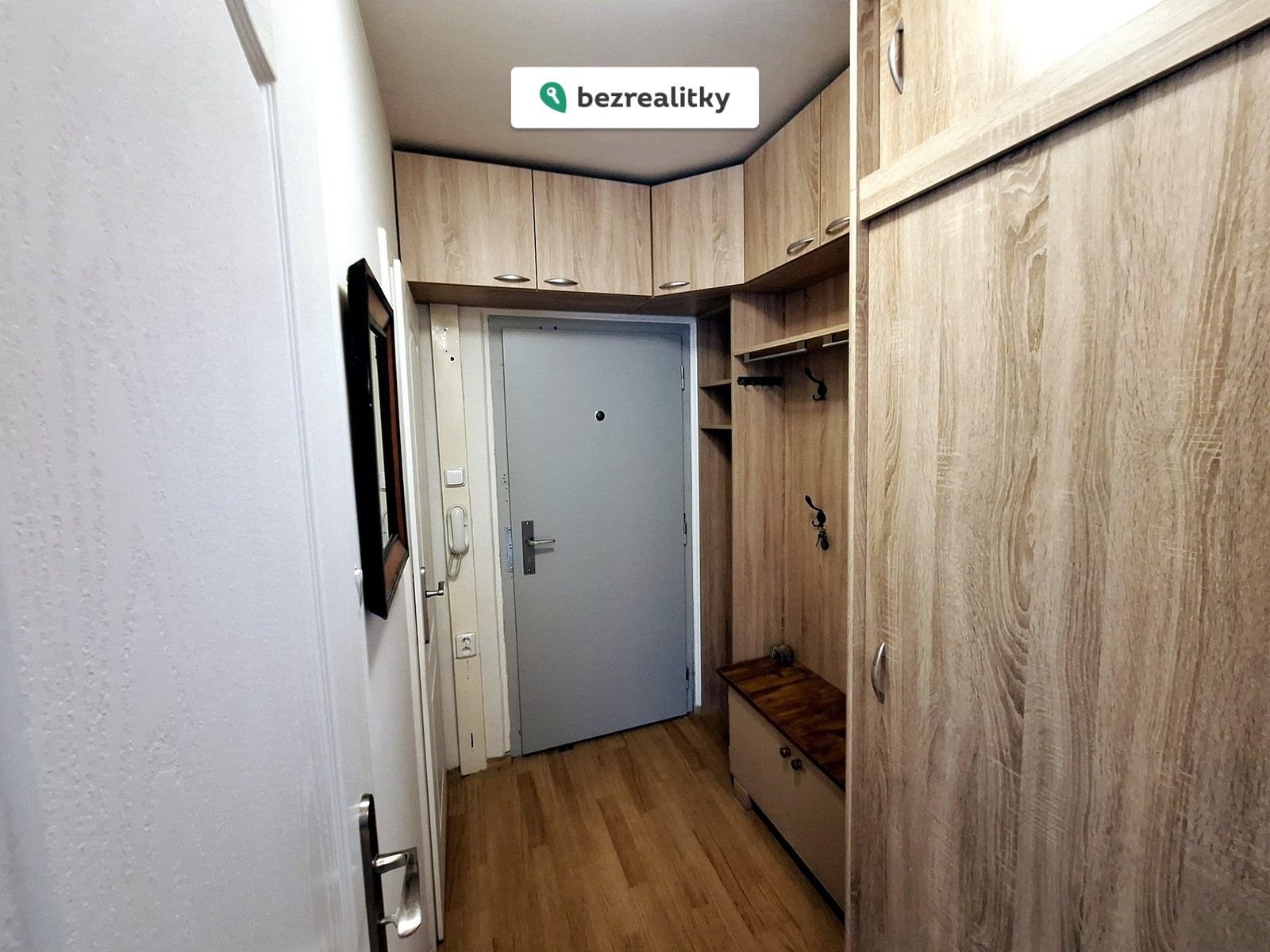 1755730665-srmosafrms-09-predsin-vestavby