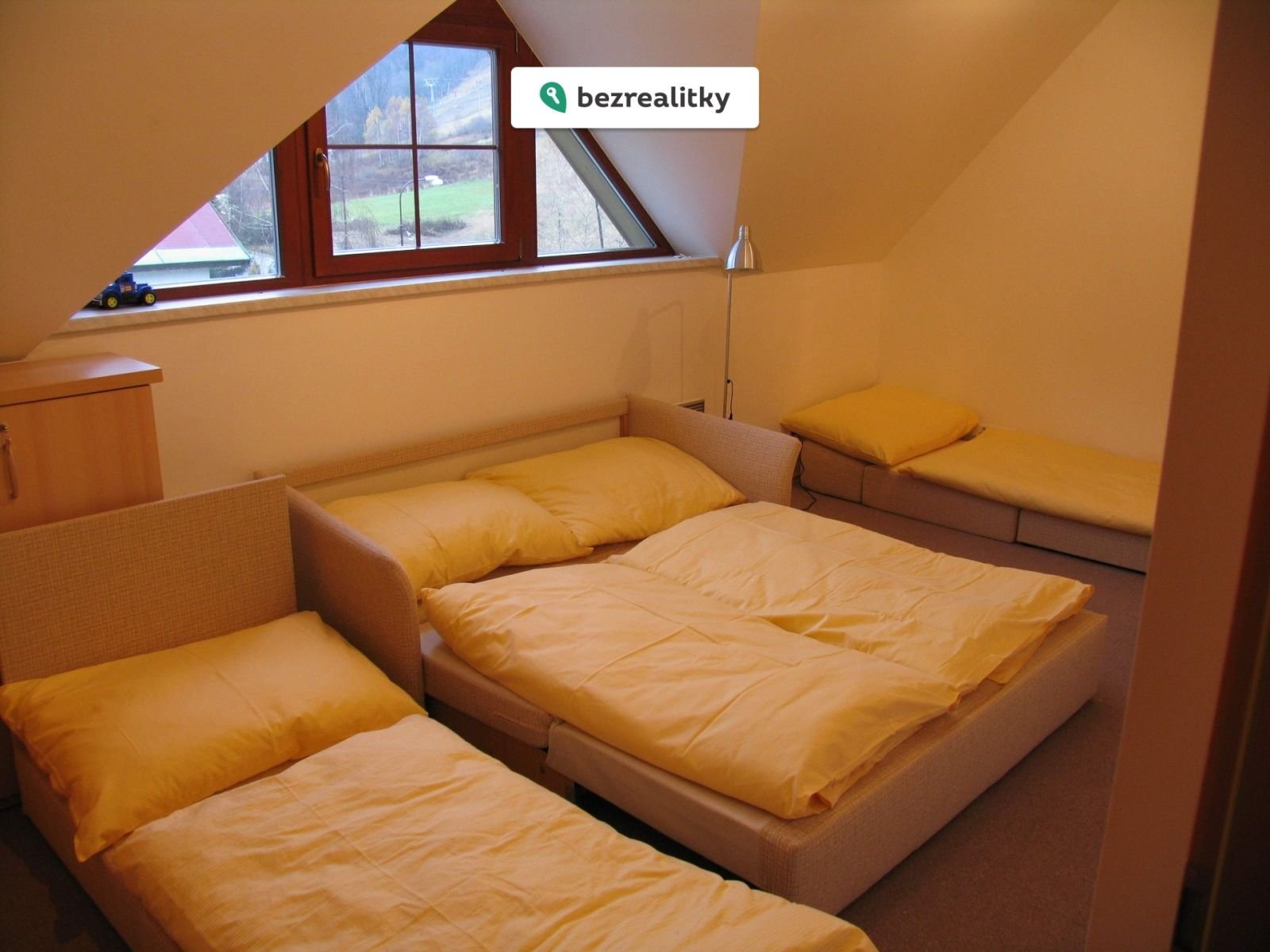 1762863383-tpqoghkvtm-aptm-obyvaci-pokoj-02