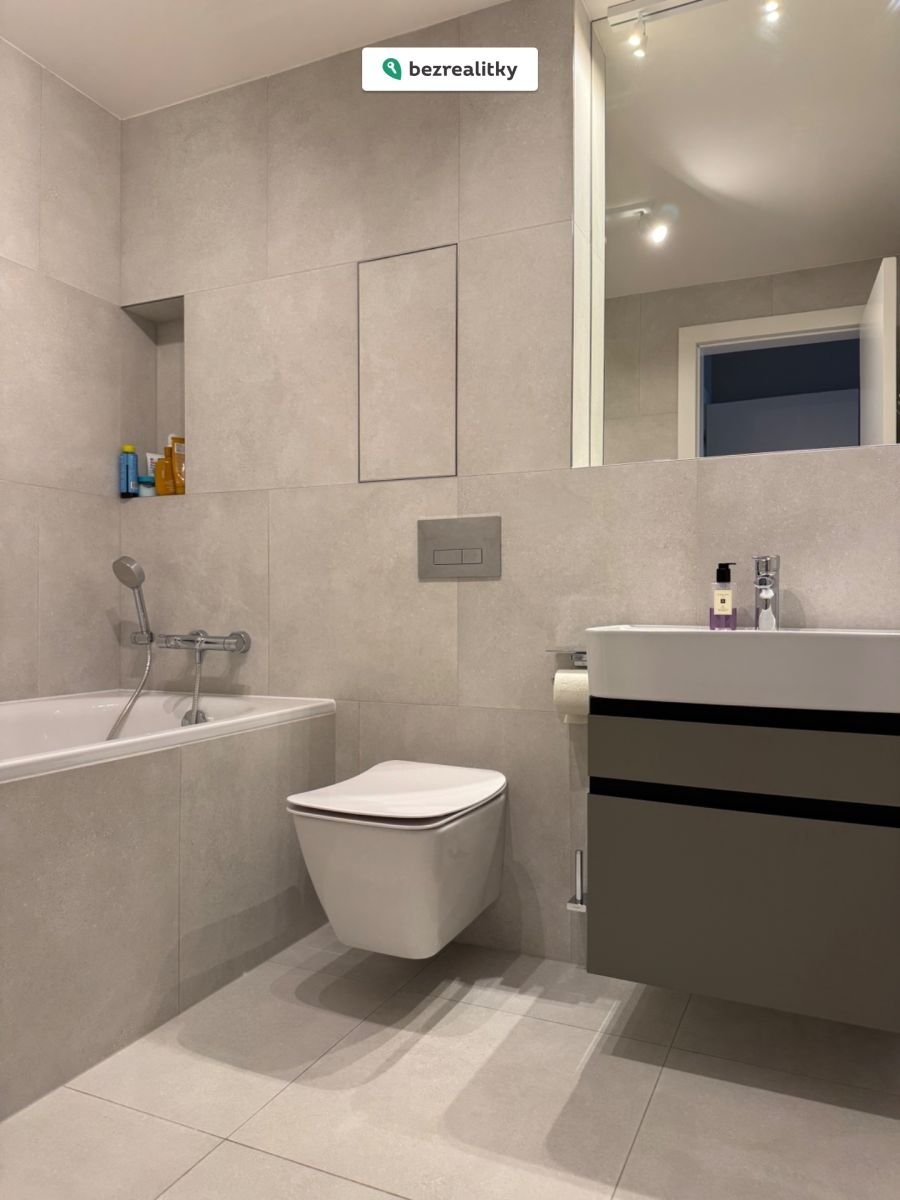 1772792791-eswtxkzccv-img-6587