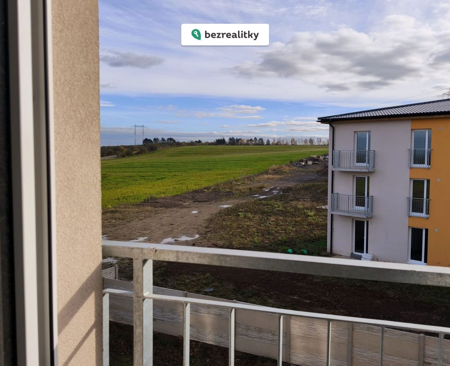 1762349756-xnxknazcxm-obr-c3-a1zek-whatsapp-2c-202