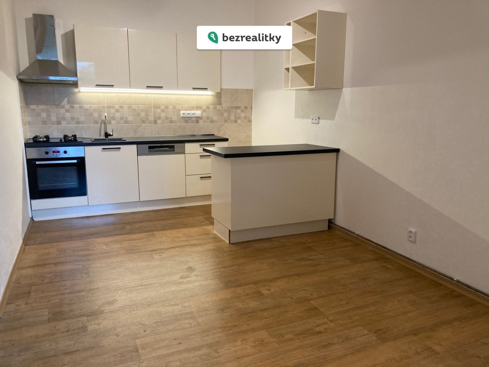 1763709105-vjeppmrzxj-img-3236