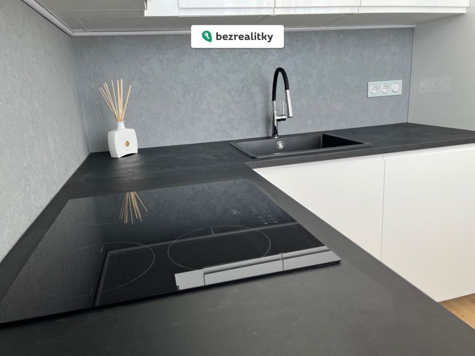 1773436430-mzlwcxtycq-img-5264