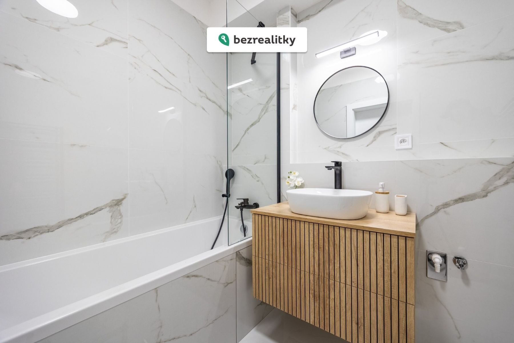 1775454727-nwbjoxyvvy-8y7a9748-hdr