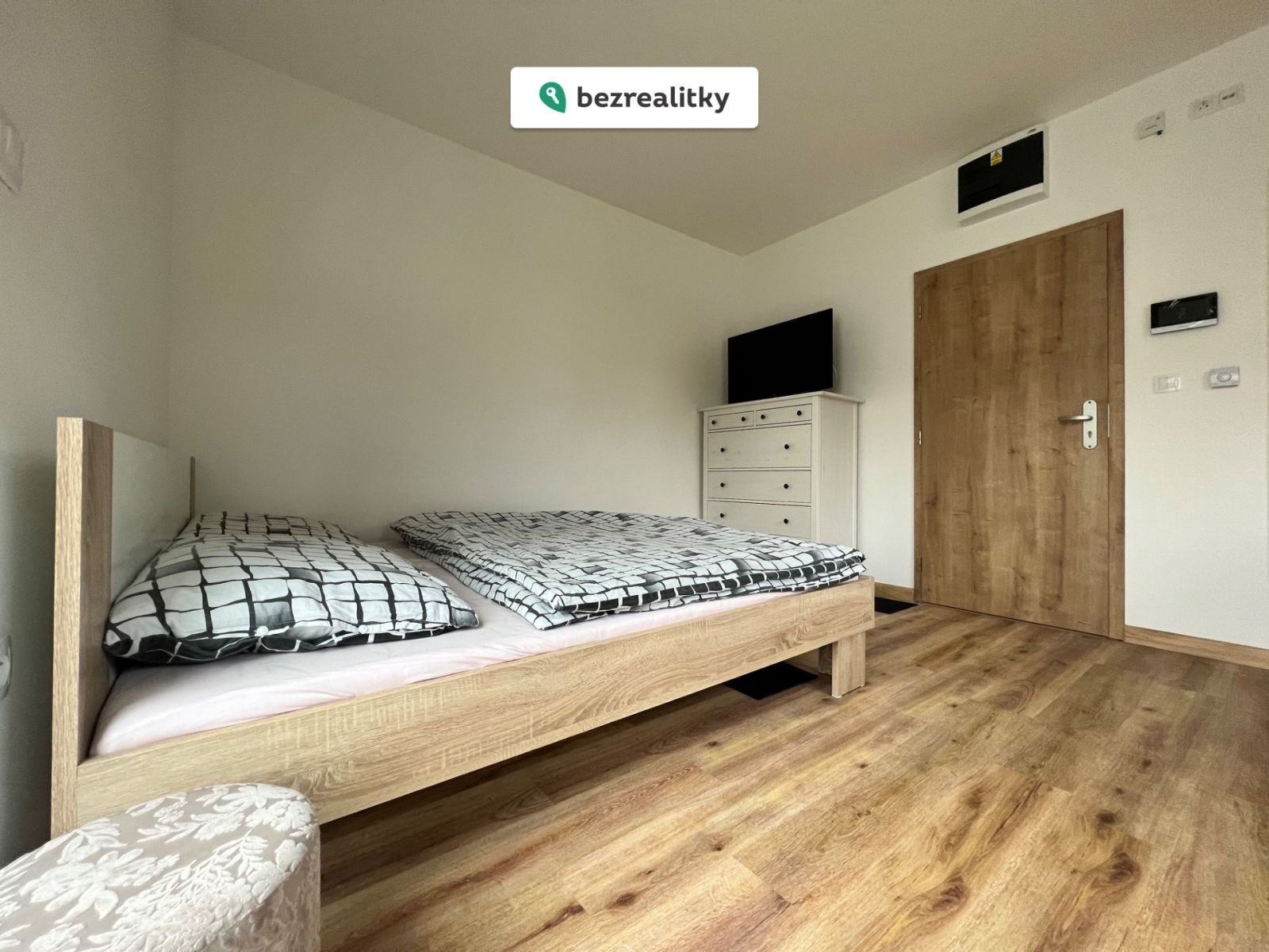 1746568127-vtzbfnihsg-img-2635