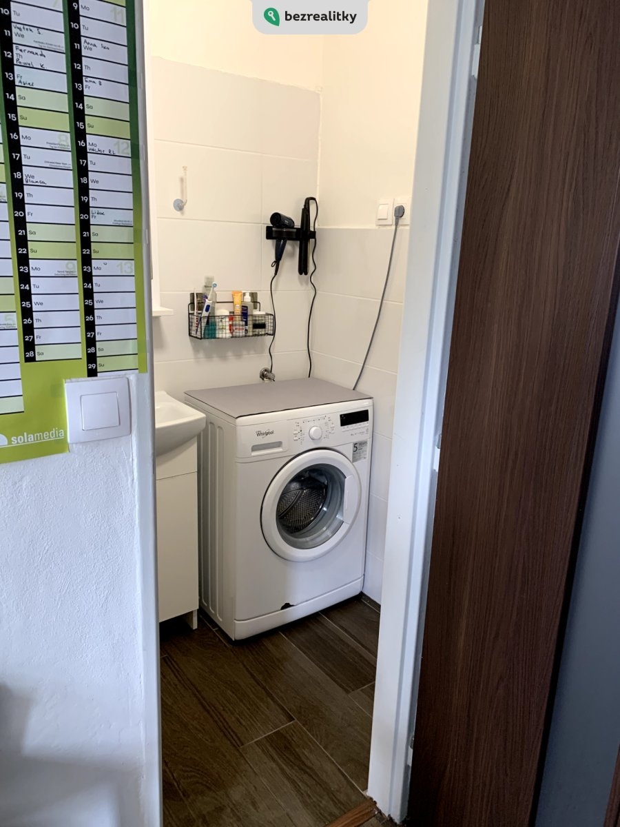 1748968387-yihrxrwjzo-1-may2025-bathroom