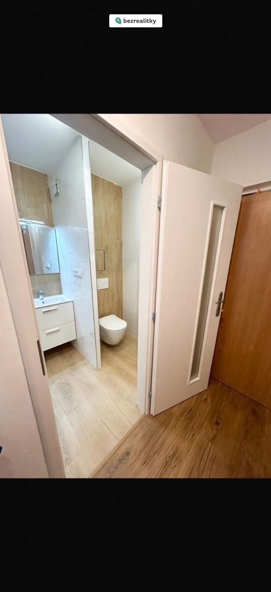 1775059803-lwrdefnyzh-whatsapp-image-2026-04-01-at