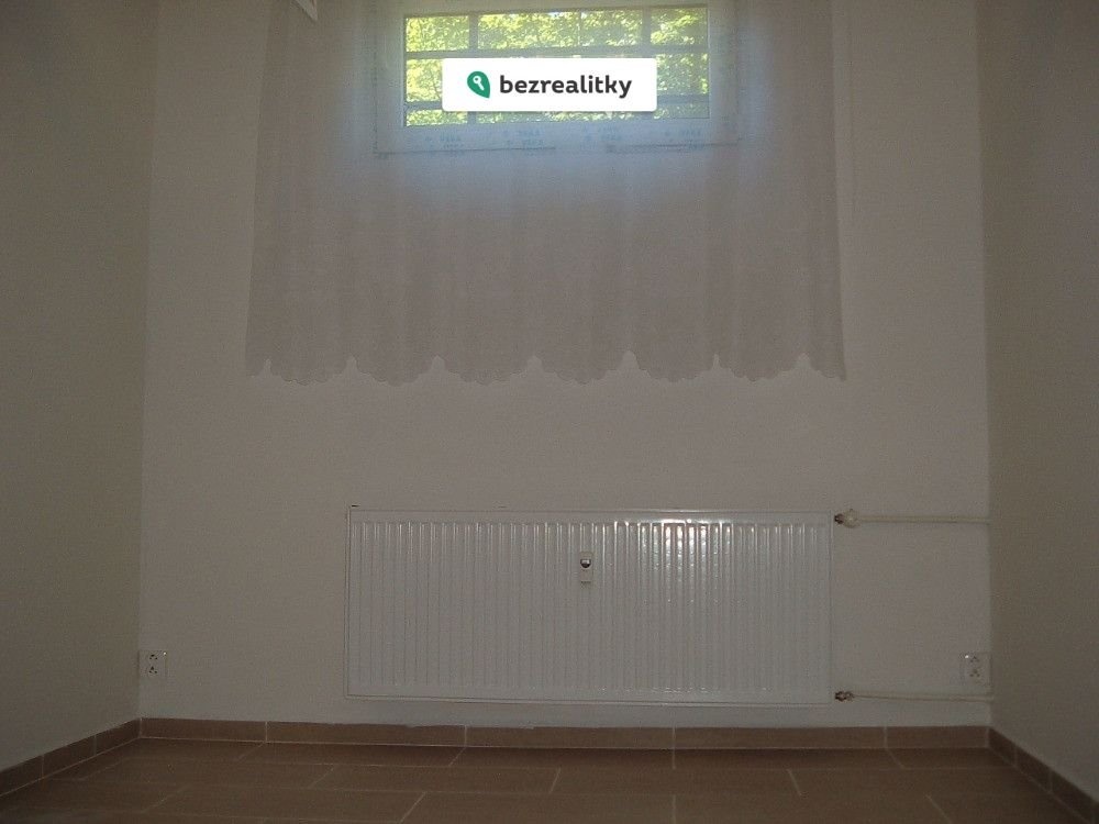 1751372938-rbgbhnigyy-pokoj-s-oknem