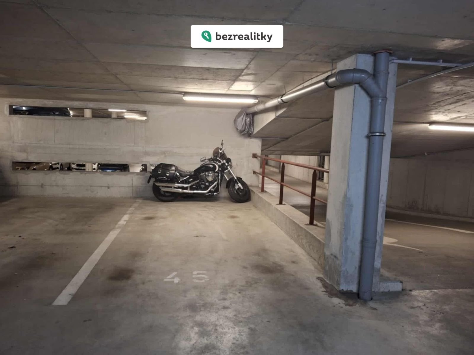 1763458042-pormspqryc-parking-1