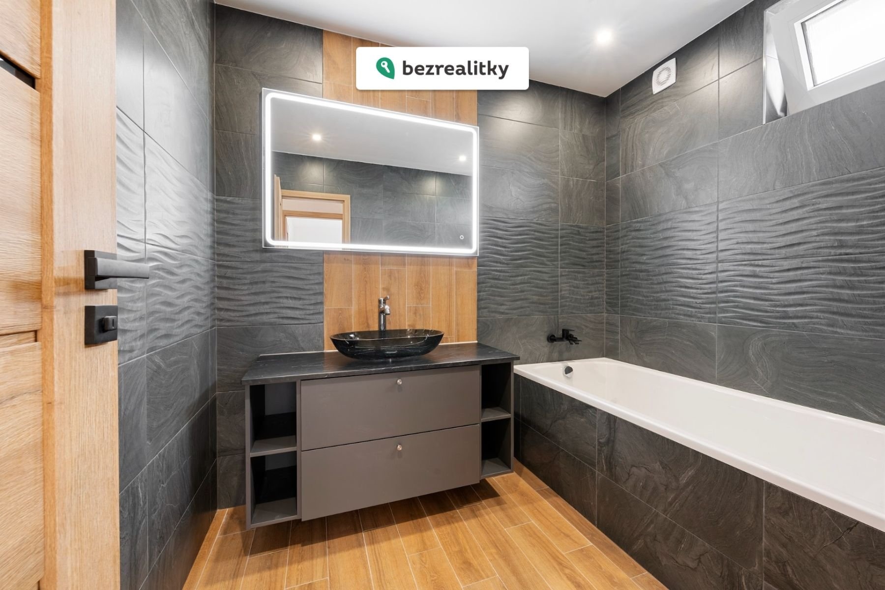 1762621457-arzlfwgeog-dsc02917