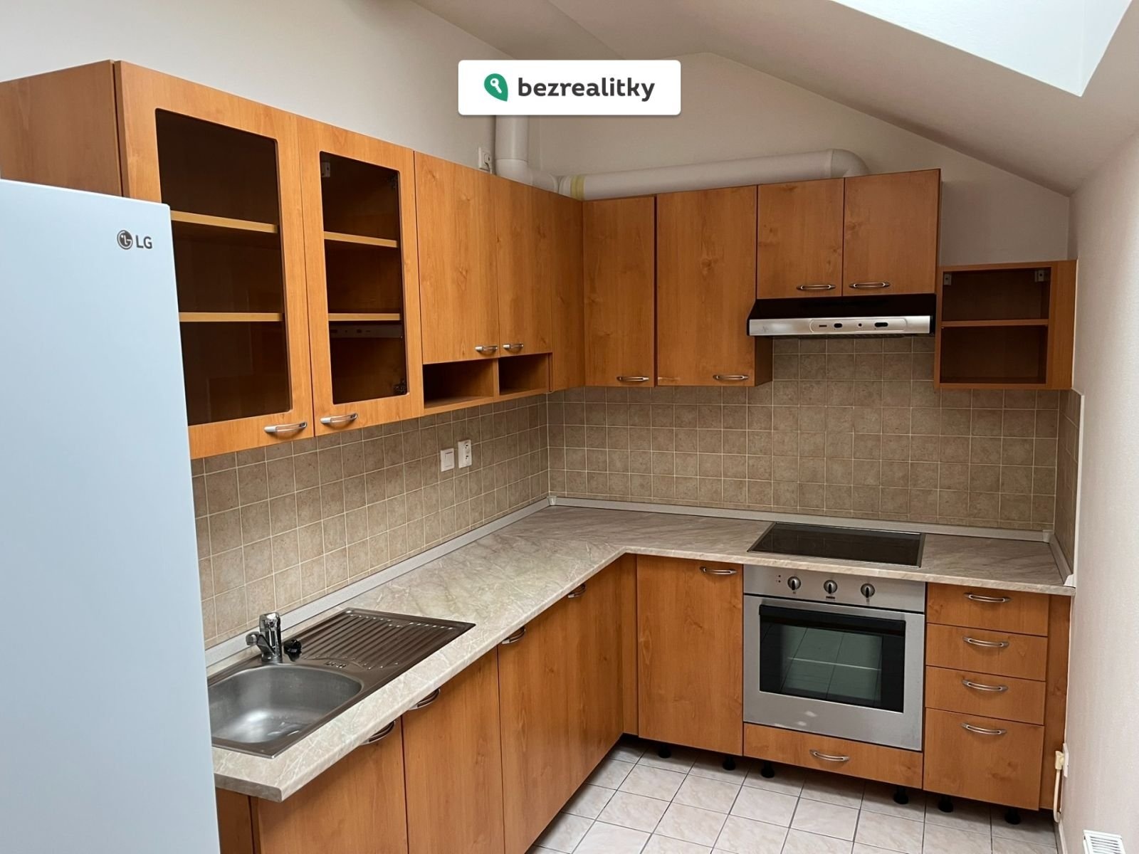 1772026097-ooszgbawpw-8-kuchyn