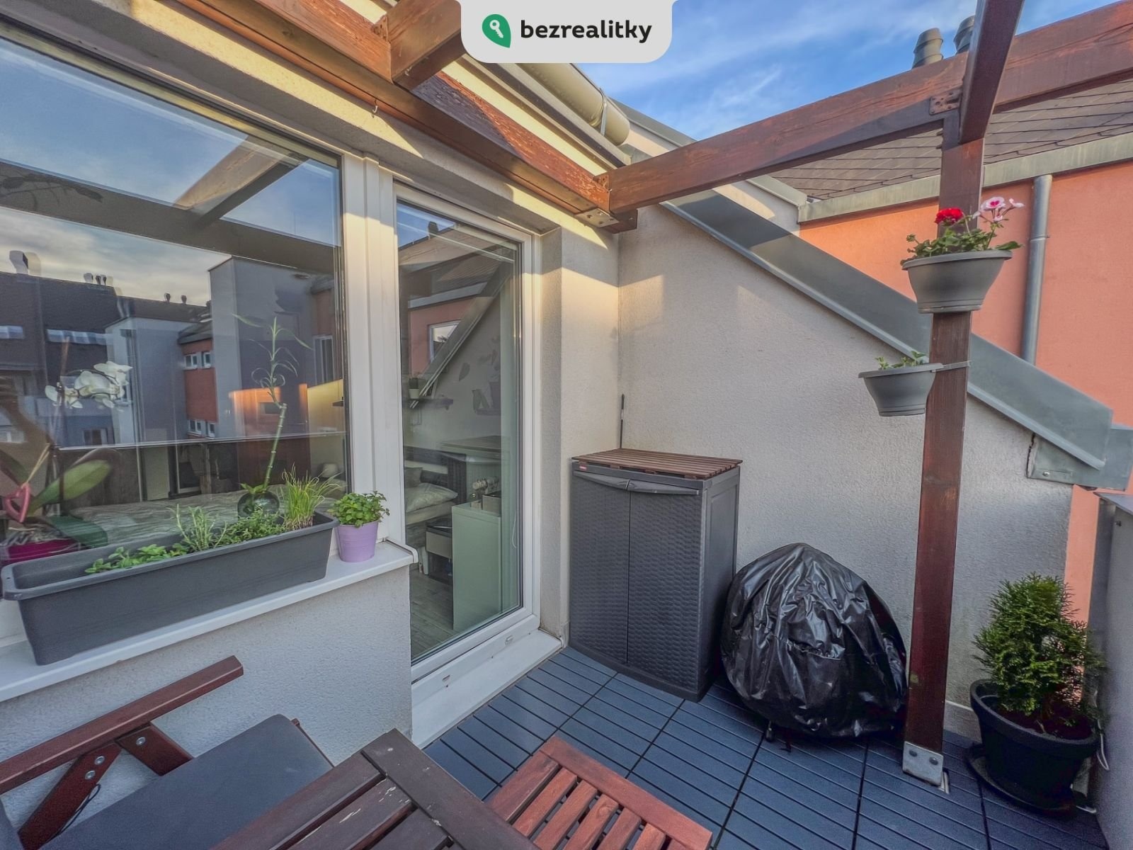 1746366799-khuvfzuais-14-balkon-2