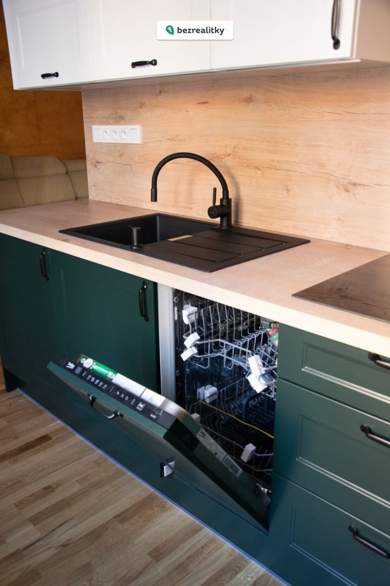 1767785587-qixmfwjlhl-karvina-36