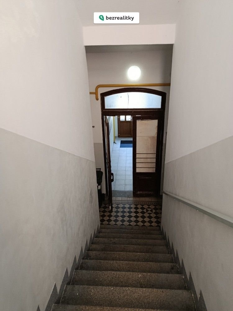 1762645809-hhttsshrgd-14-dum-schodiste