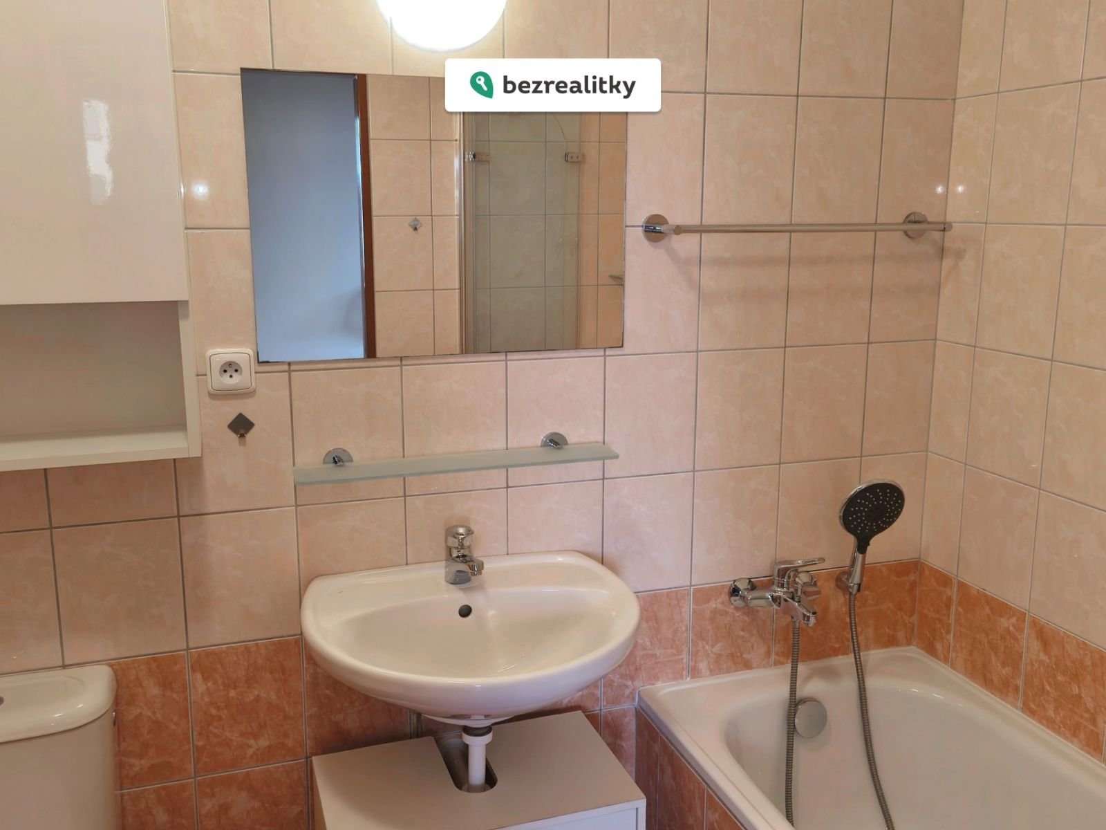 1775126588-oyzglgoxrq-1-img-20260331-192206