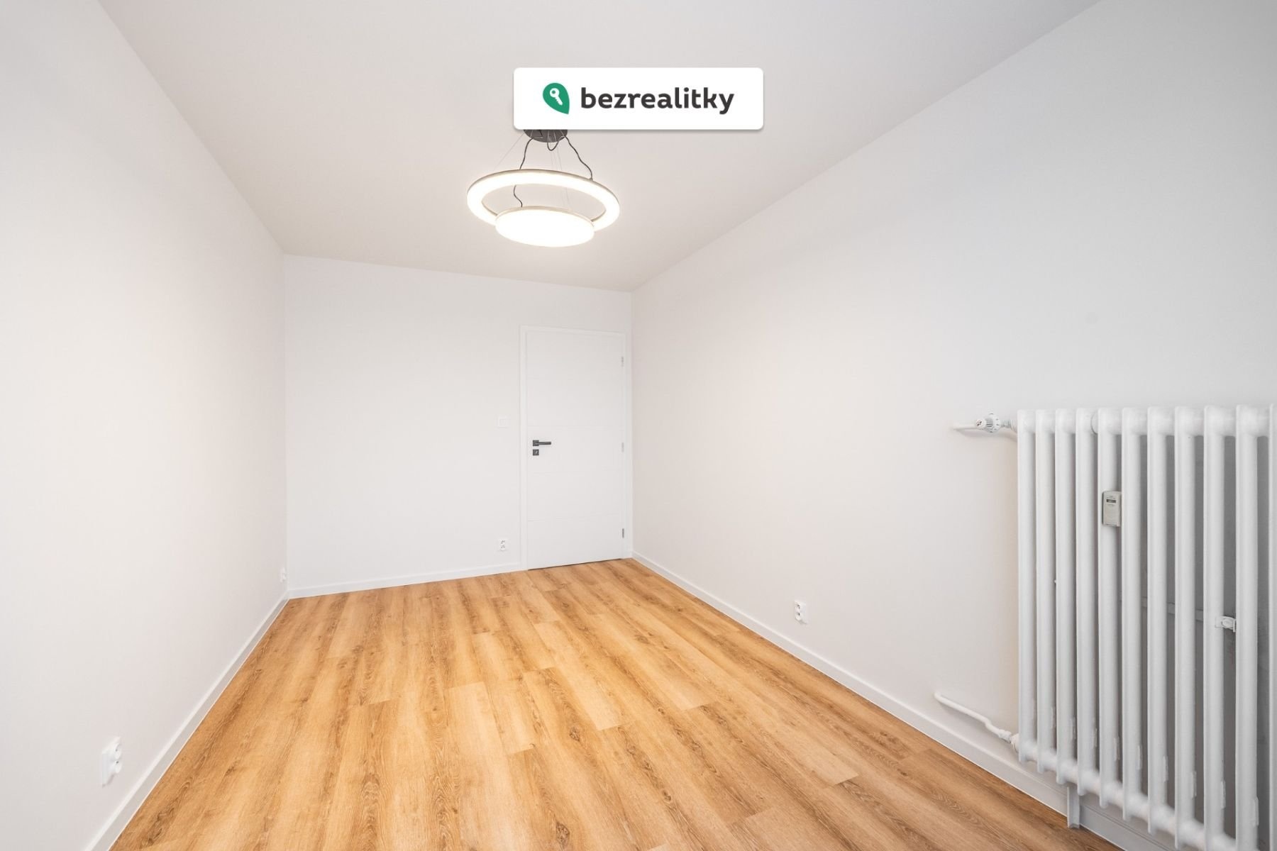 1763324016-whomgdykek-pokoj-2-281-29