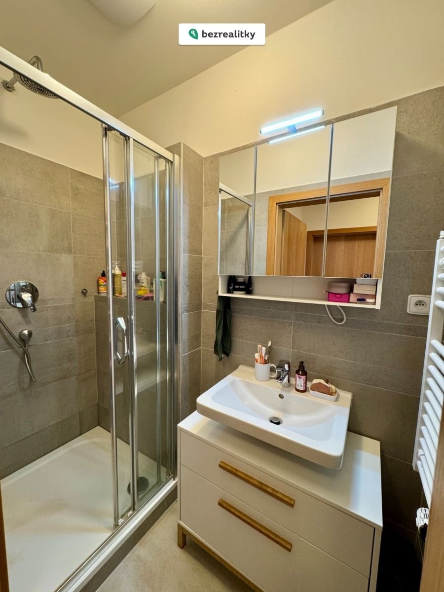 1772394080-vomgkqnplo-img-8852