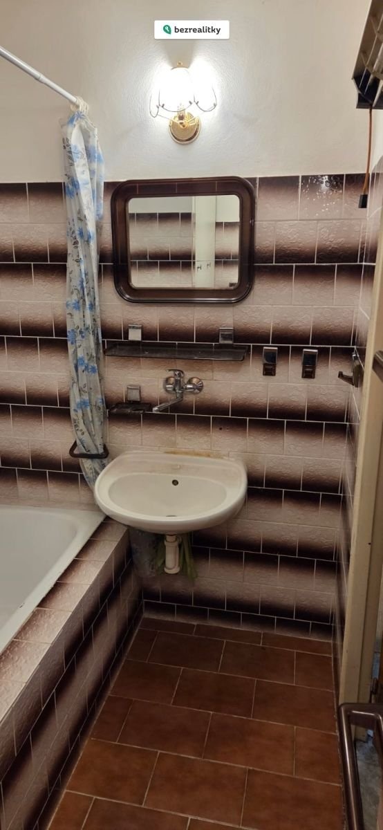 1762248556-uukvcemddh-koupelna-umyvadlo