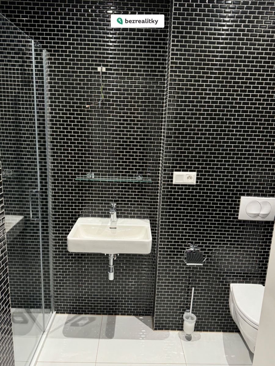 1775923200-lvjtuyevry-tempimageev3k06