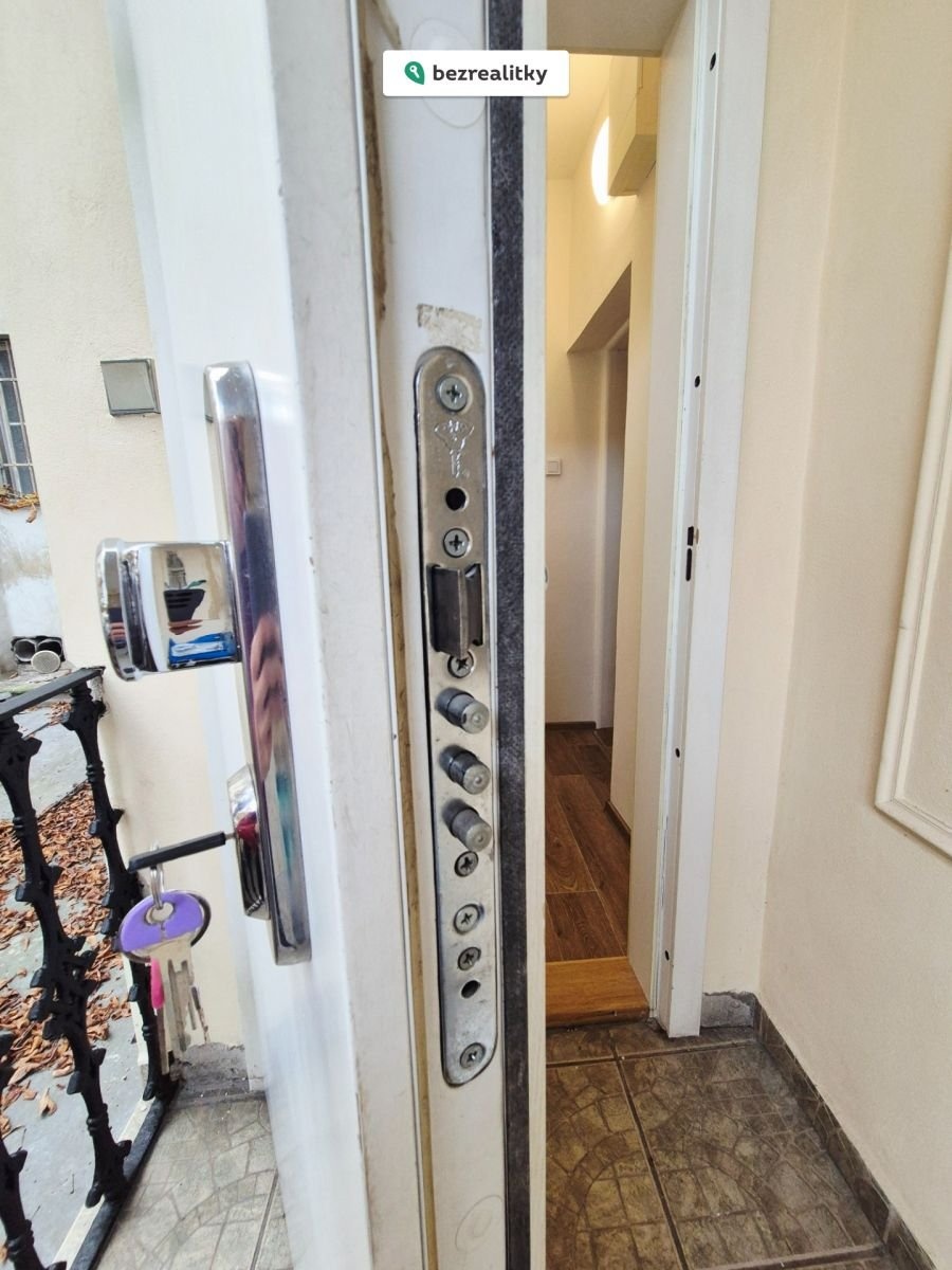 1762008381-hnxjeuomfy-20251101-120521