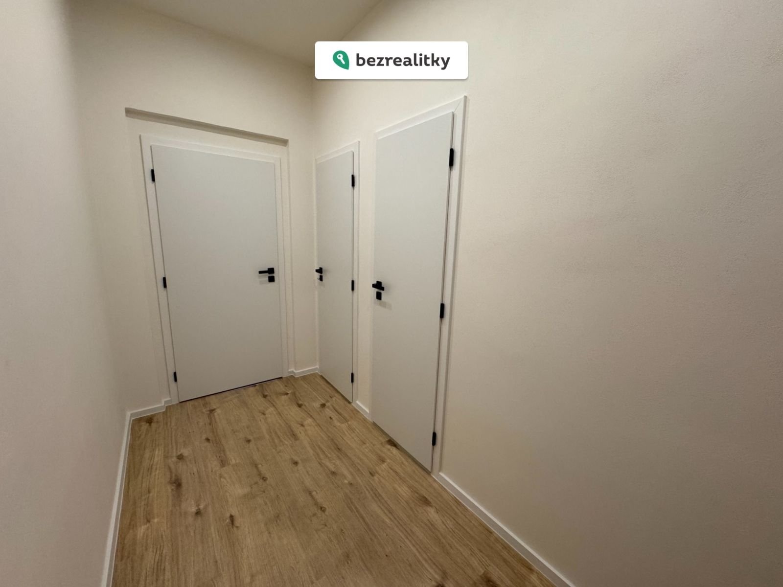 1774903705-yehxbsxlei-img-4784