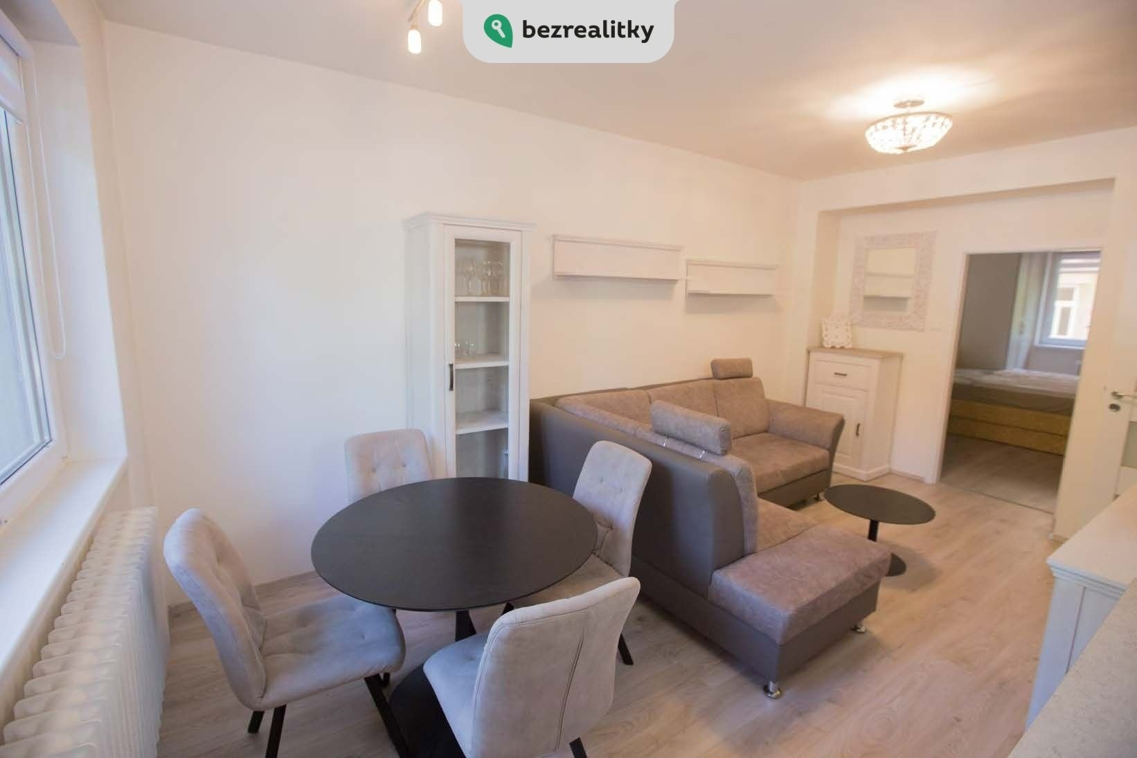 1737308179-pwfcvqwgoe-fotografie-byt-ruska-str-c3-