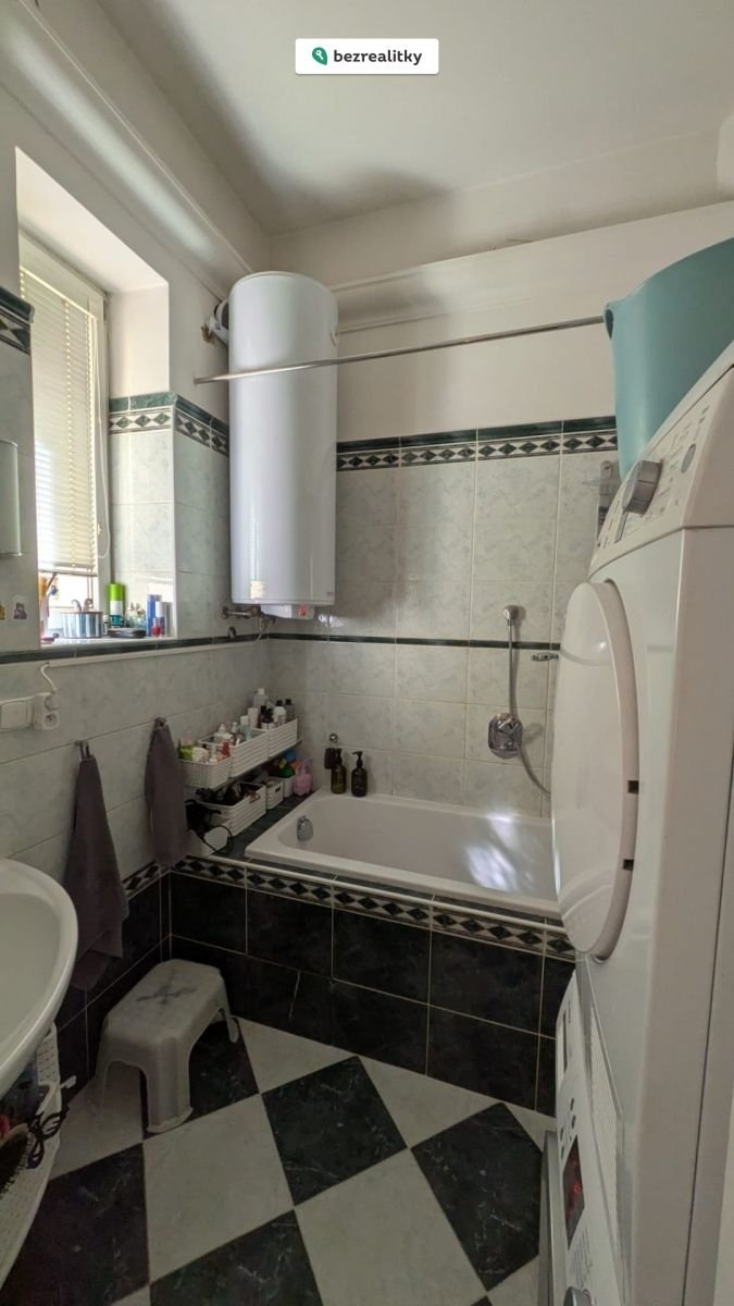 1775994193-qeztygkylg-1000050318