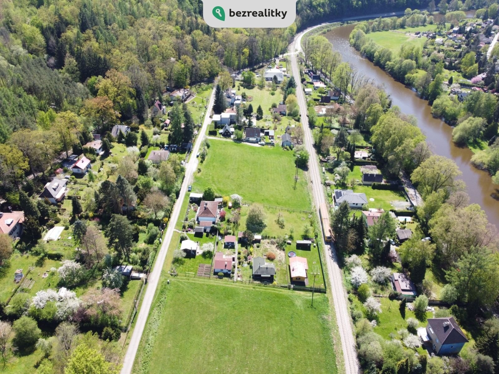 1749642445-eqwxtcuaen-dji-0930