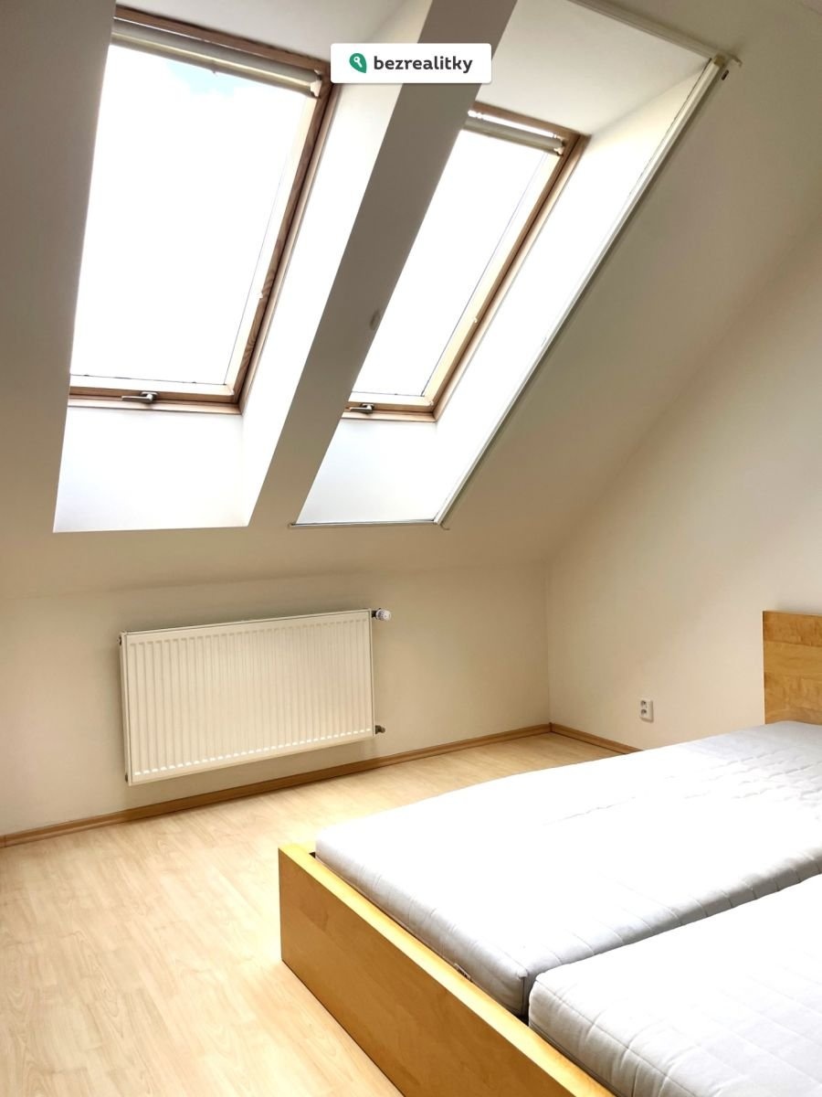 1762618279-ilwumxlykg-7