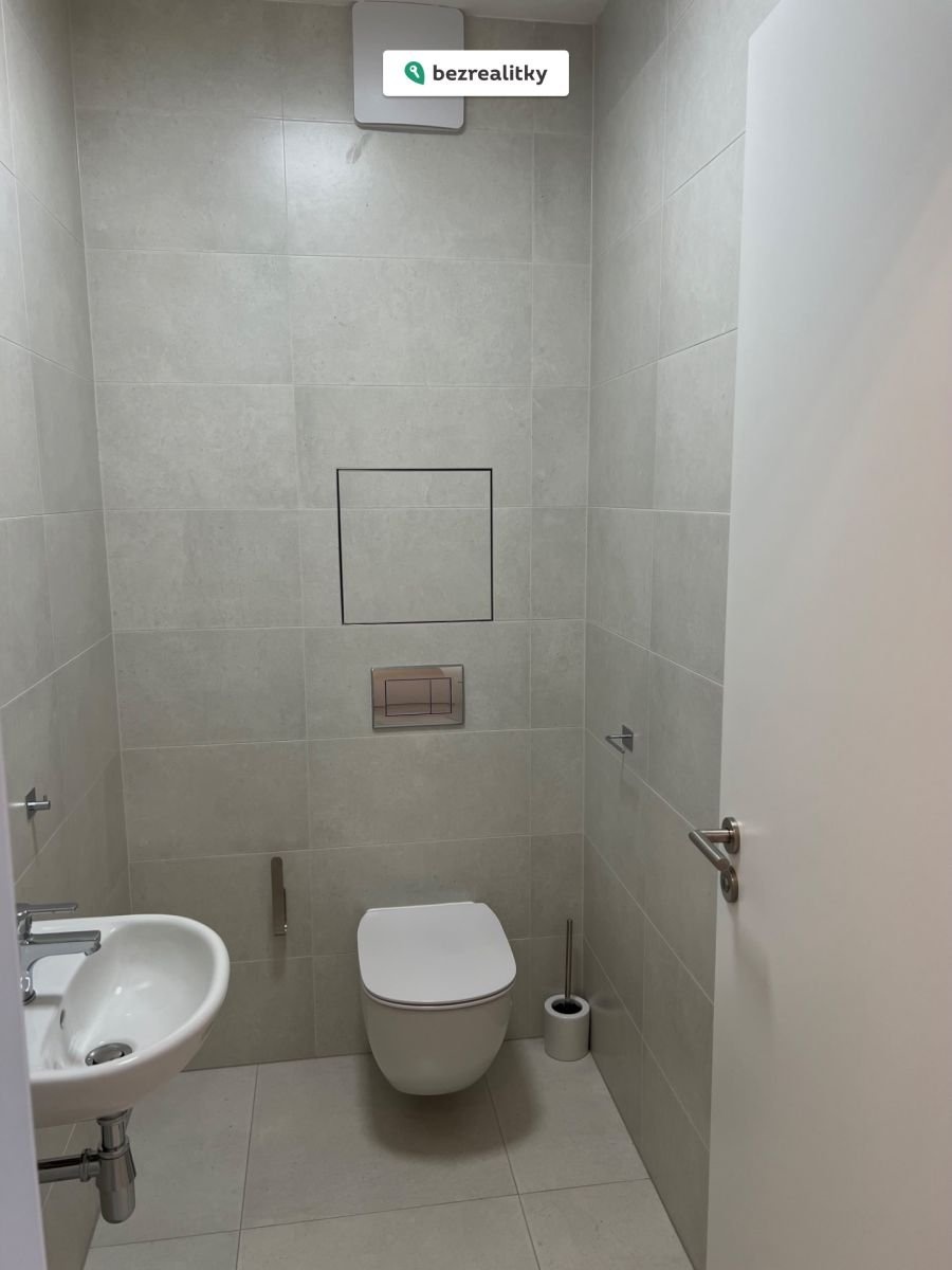 1757411344-bfjtfhdfju-img-1568