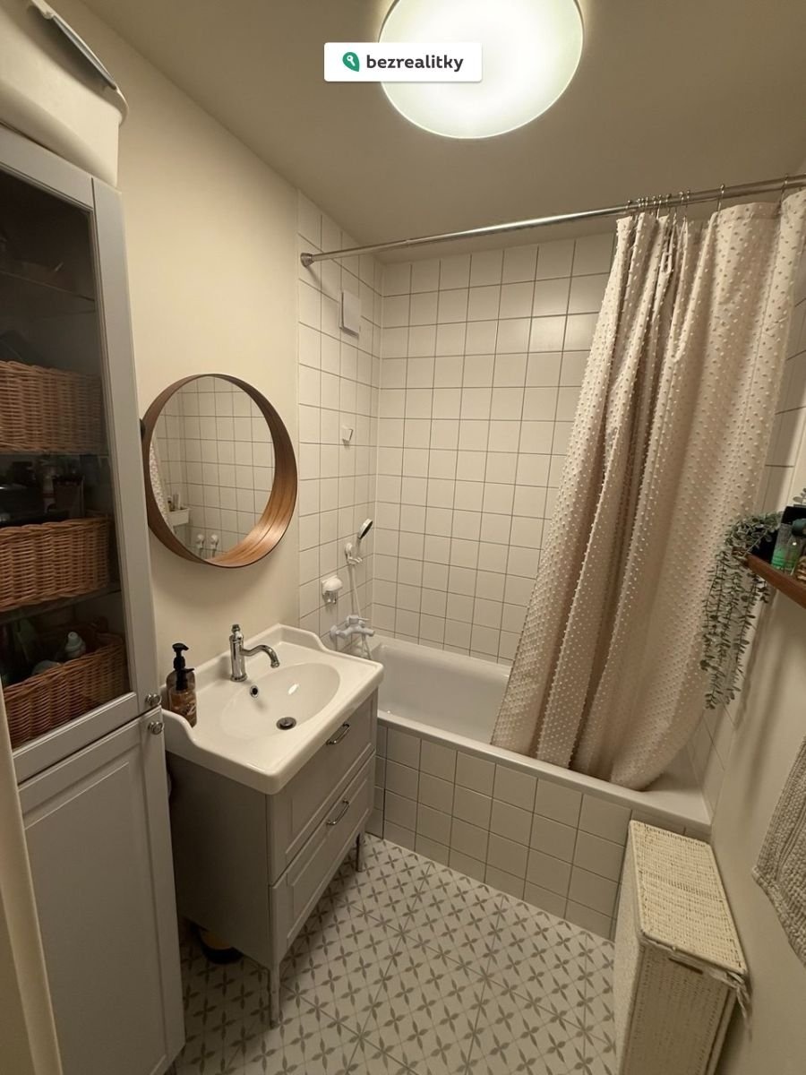 1769766449-qehrfvladn-photo-5456469278140863450-y