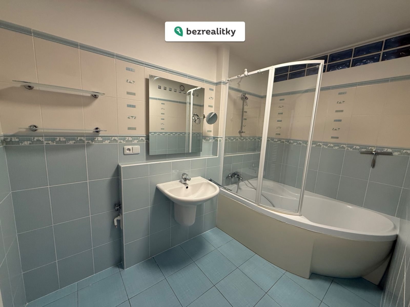 1775074804-xztncosmat-img-5892