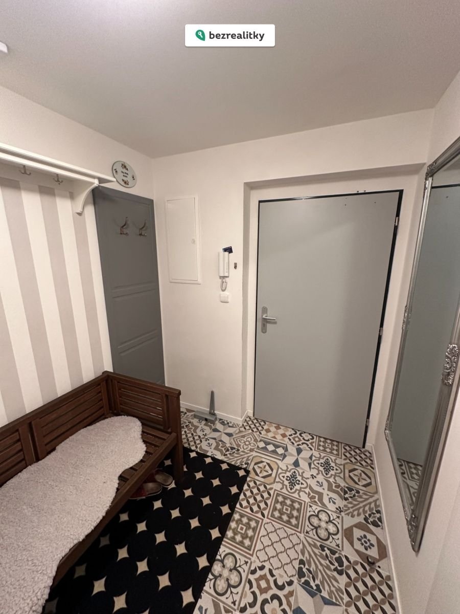 1764184308-zjcafxaypn-img-2516