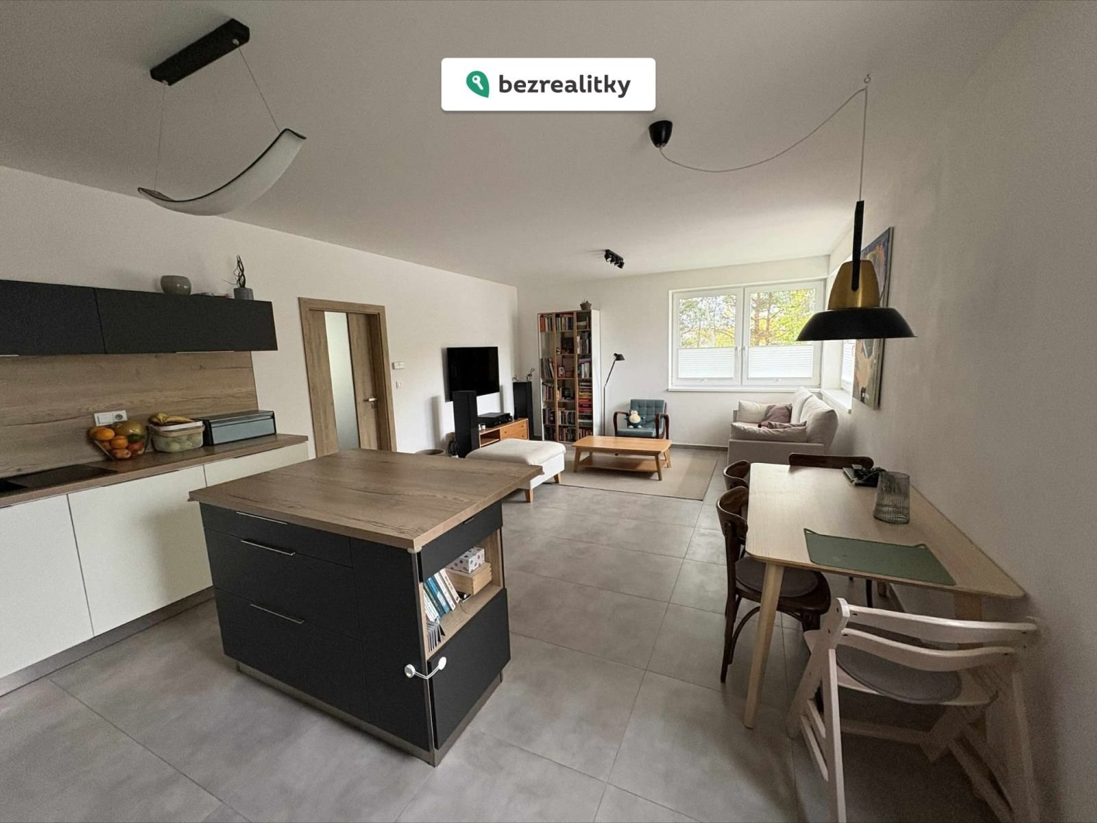 1761825467-qjpisdbzvm-processed-d58c9842-2ed5-4221-ad00-bb4d6061009f