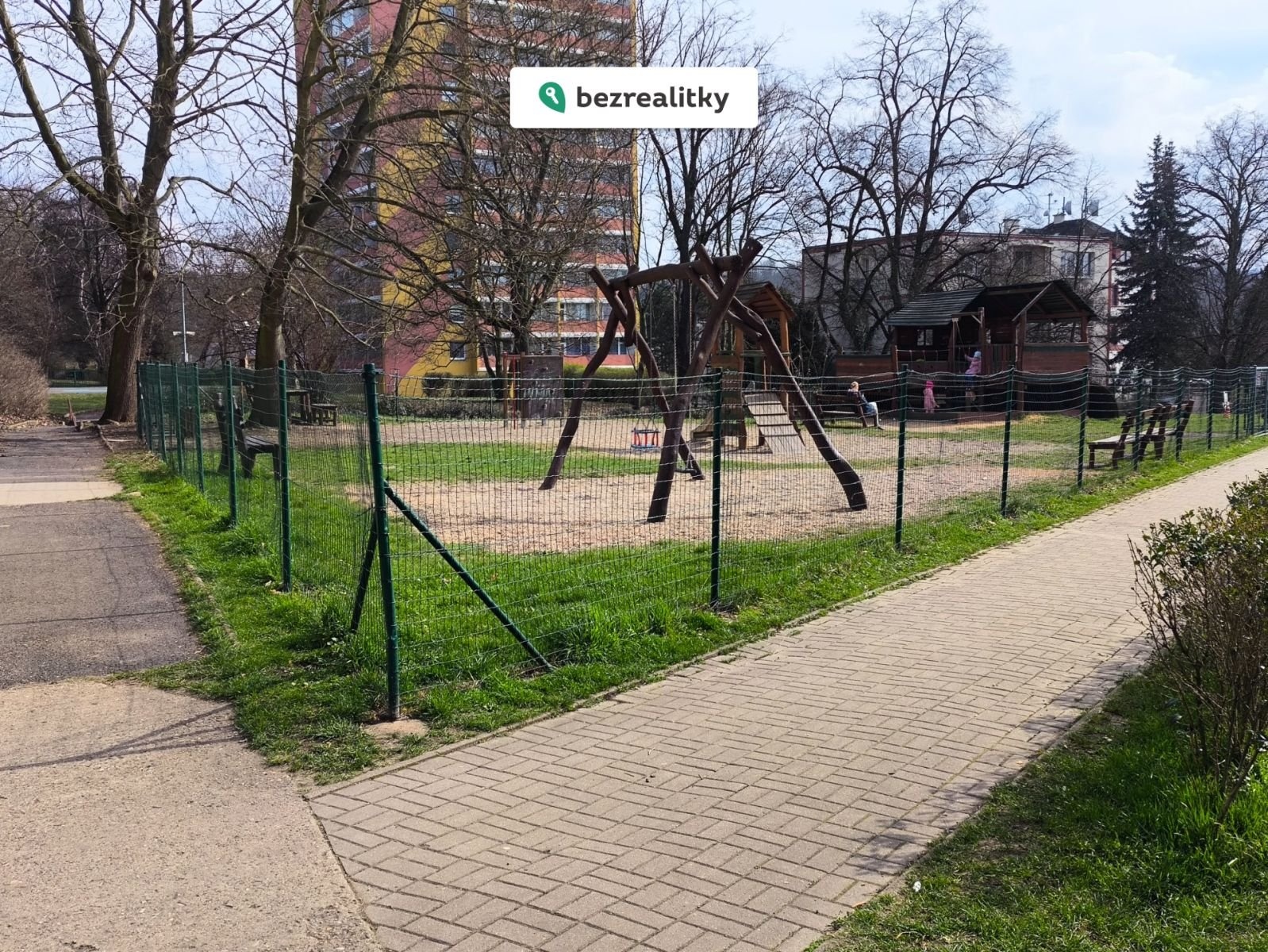 1773918475-eyaitgovxa-1000017064