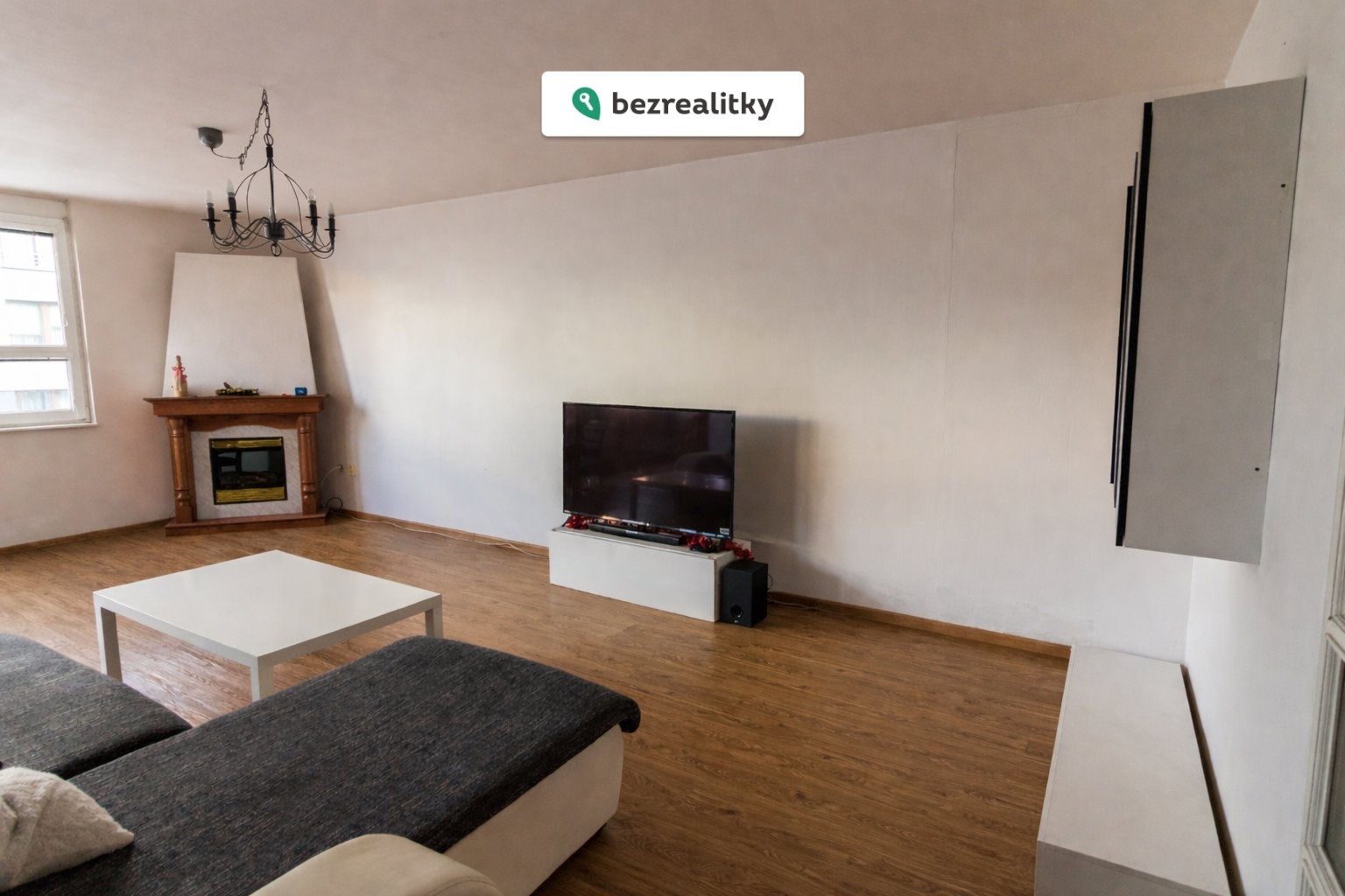 1771242167-djcpyfhlsd-clean-lounge