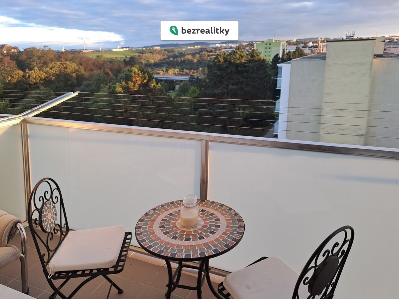1759480992-pjpqfbimhg-balkon-1