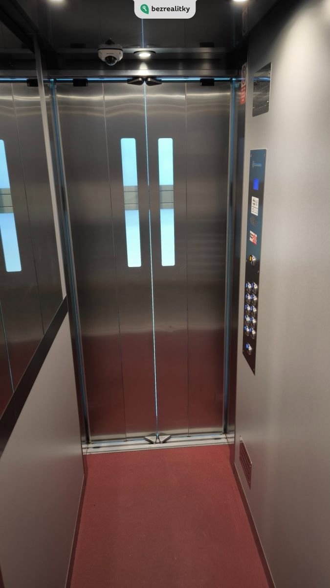 1748607300-wdgghparhn-img-20250509-124058