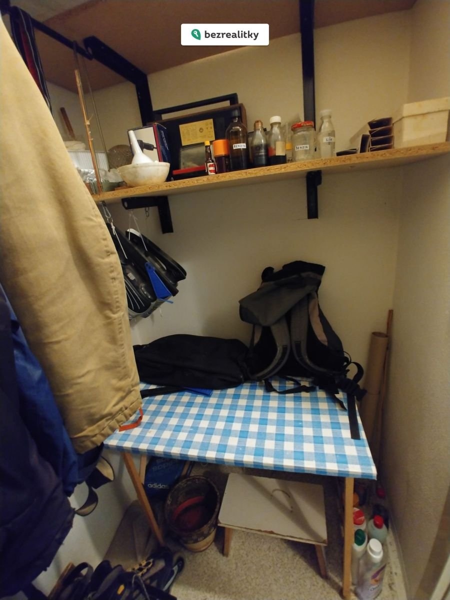 1763042626-ztdhupbpcx-komora-vpravo