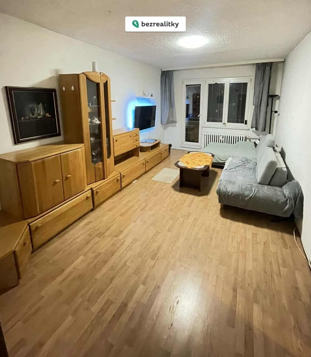 1764274540-sqijvqmmrp-588385299-843455761571626-56