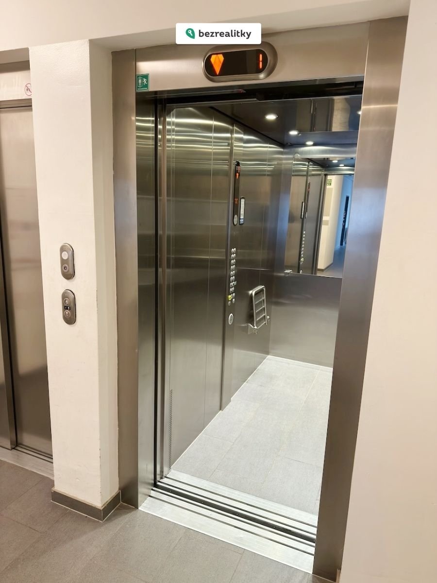 1761809995-tmncjmfnyo-img-4675