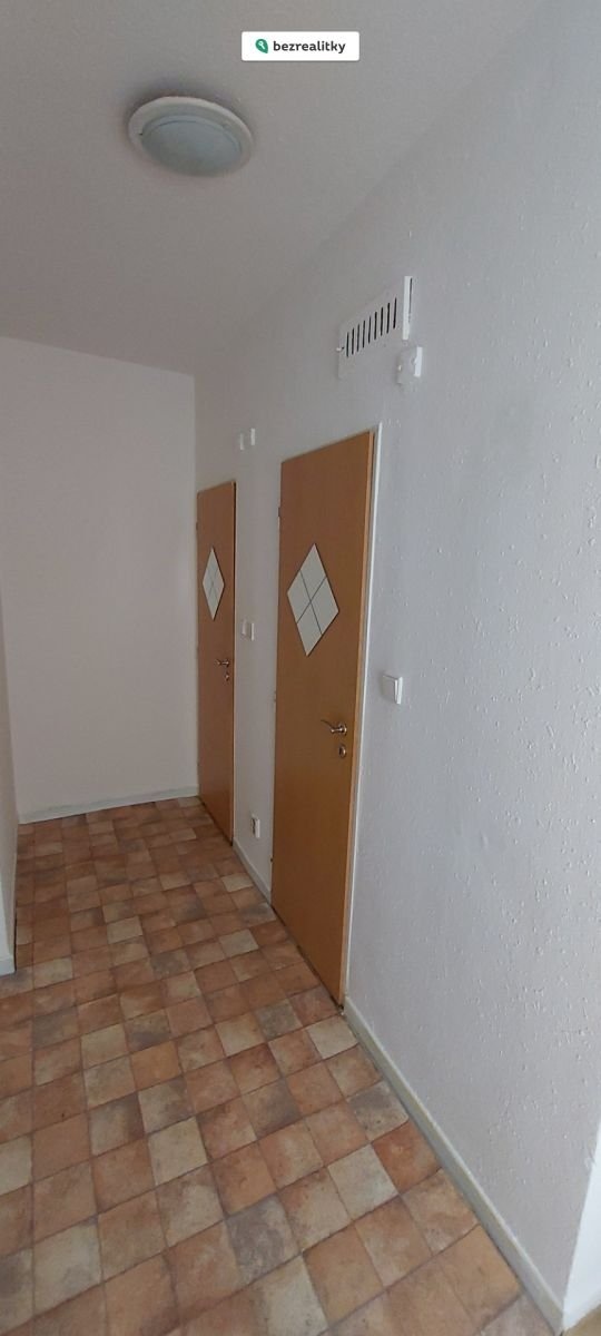 1774298433-ovpsyirgbn-1000045595