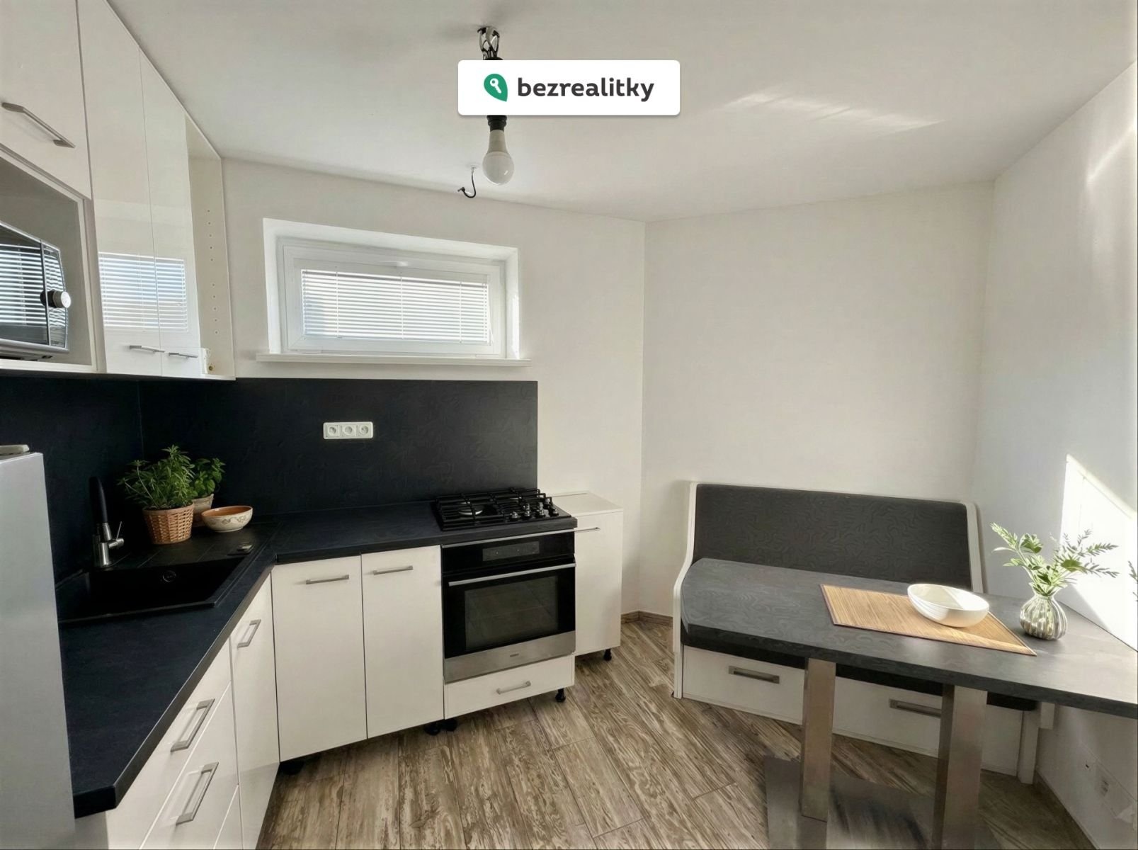 1776084119-ksmktisqbw-001