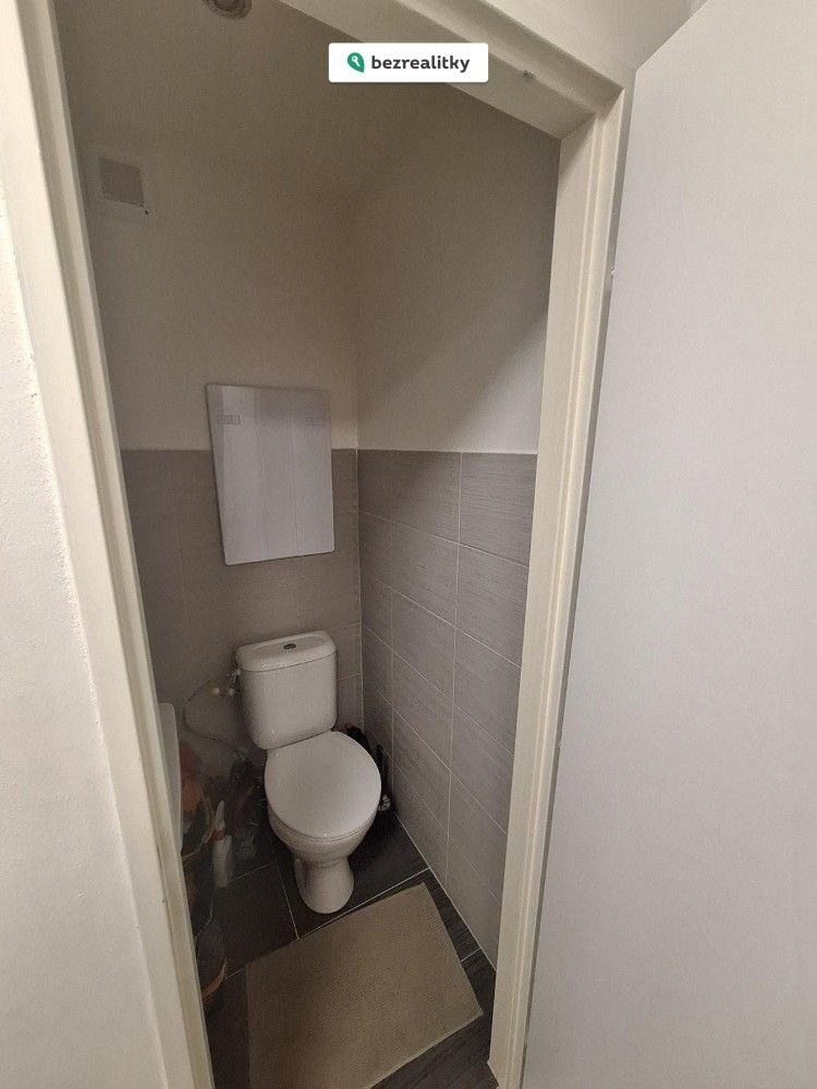 1757702939-eprawxoahb-byt-wc